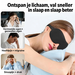 Vrouw ontspant met het slaapmasker op een kussen